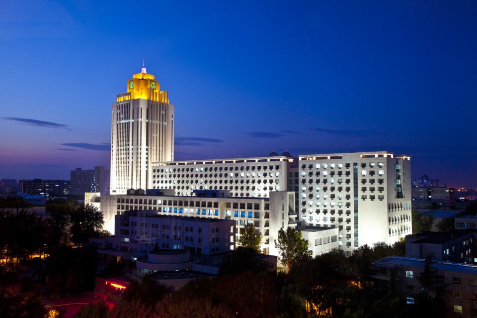 山東大學(xué)與燈港